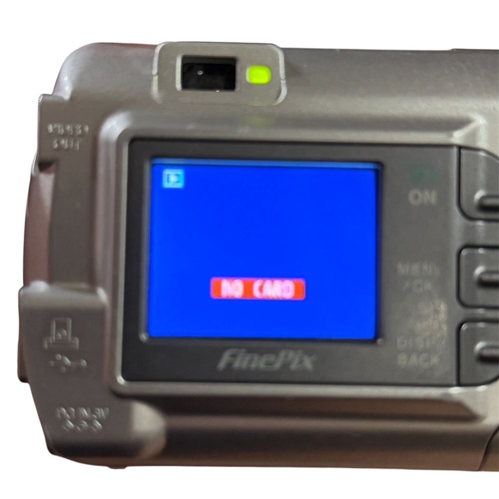 Fujifilm FinePix A330 Silver 3.2MP Digital Camera 3x Optical Zoom Y2K Vintage - Picture 8 of 8